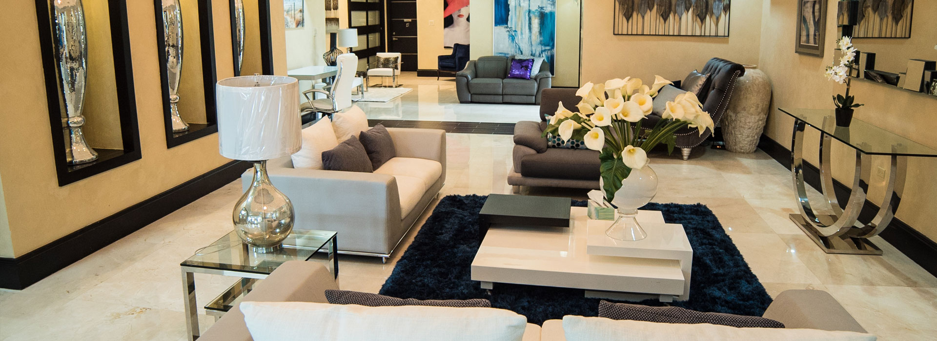 <small>RECREATION</small>LOUNGE AREAS